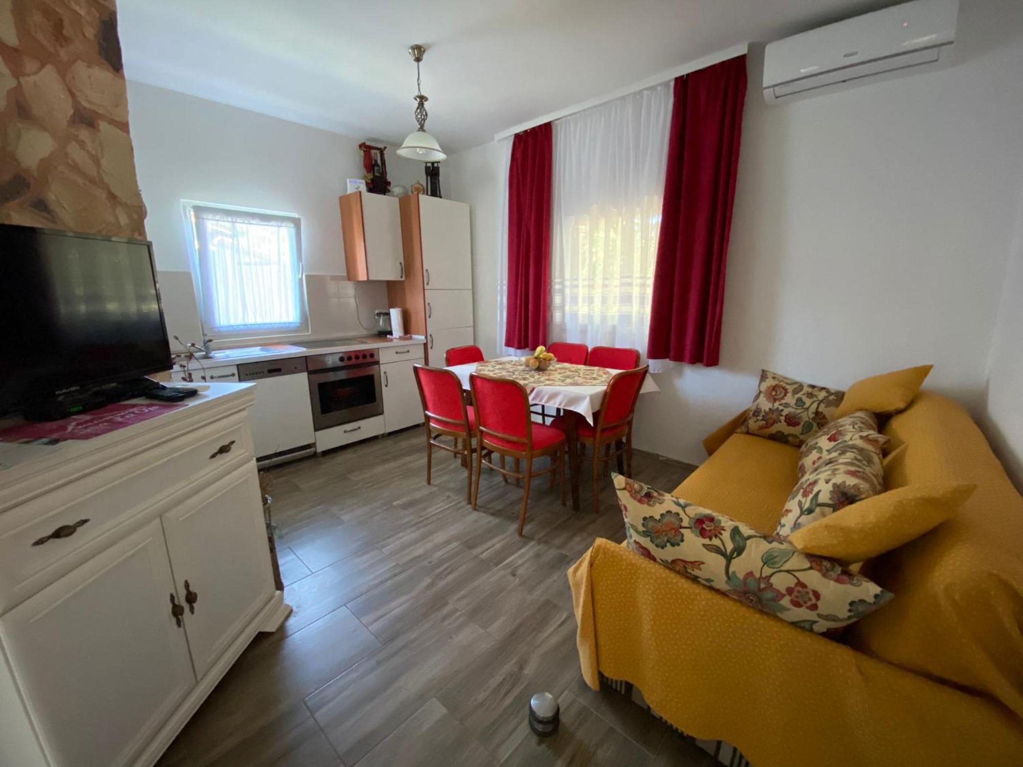 Holiday Home Sea La Vie ロヴィニ エクステリア 写真